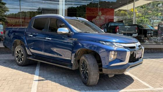 MITSUBISHI L200 TRITON 2.4 16V TURBO DIESEL SPORT HPE-S CD 4P 4X4 AUTOMÁTICO